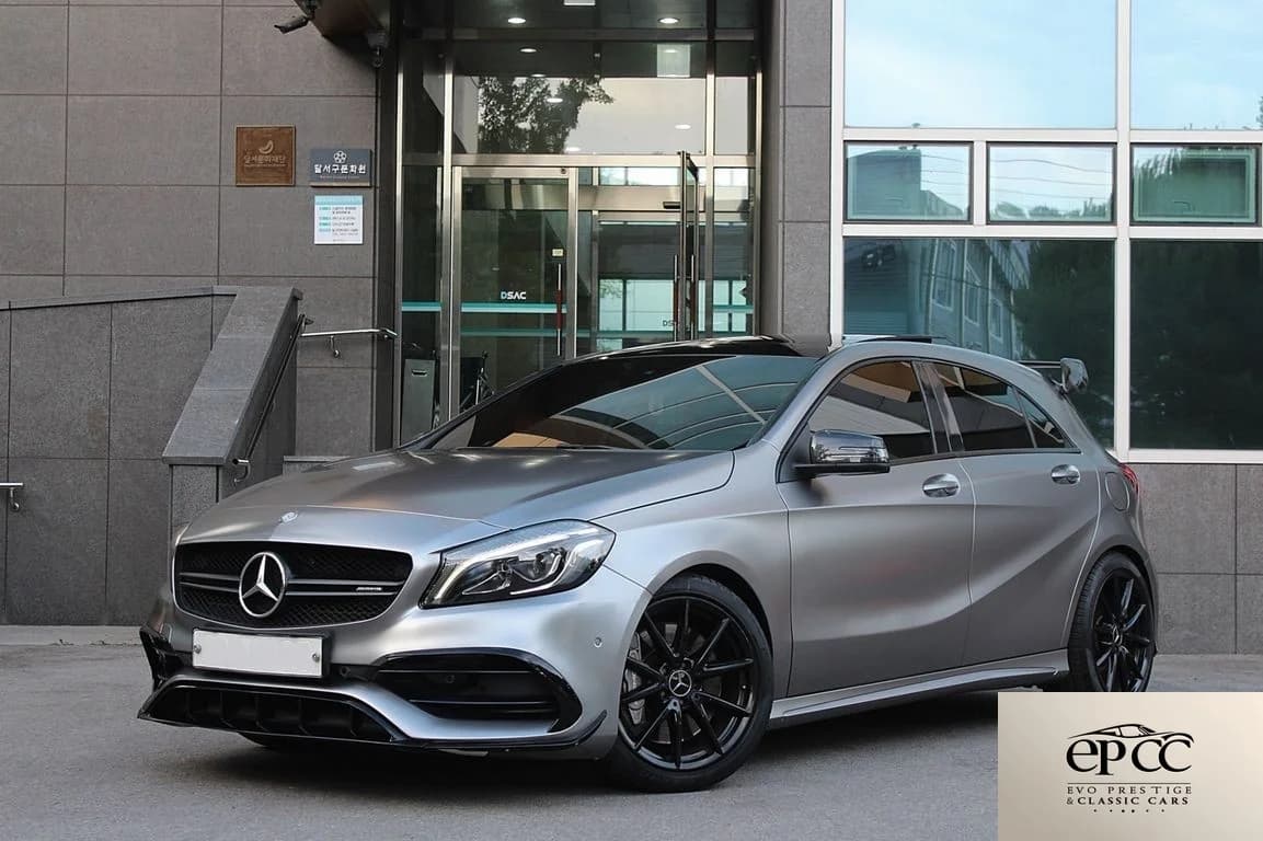Mercedes Benz A45 AMG 2016 gris — photo 1